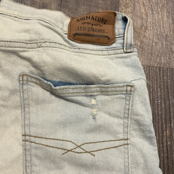 Signature Levi Strauss jeans shorts - Picture 7 of 11